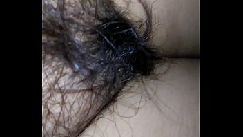 Женская волосатая манда измазанная спермой снятая крупным планом